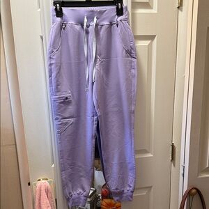 Figs Women's Lavender Jogger Pants